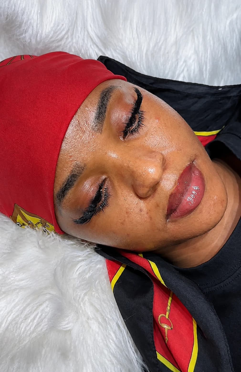 Wispy lash extensions
